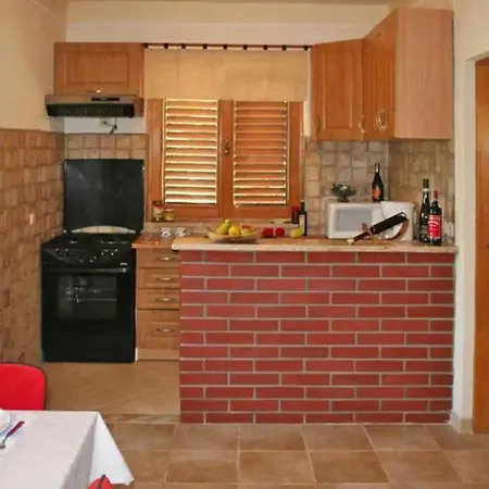 A1 Apartment