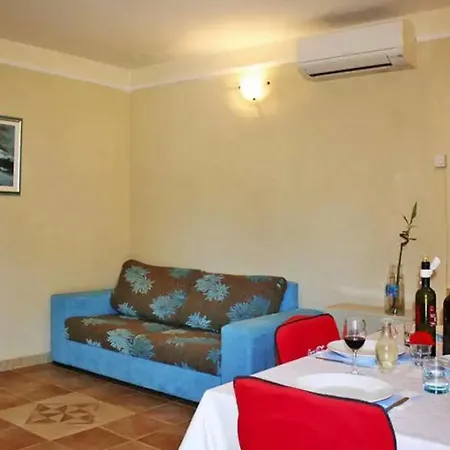 A1 Apartment Peroj